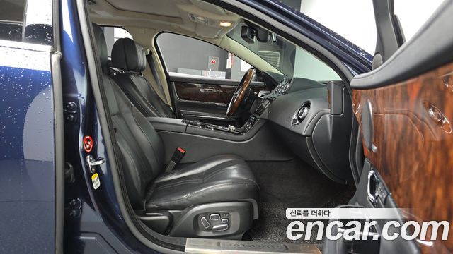 Jaguar XJ 3.0D Premium Luxury LWB X351 2014 — фото 26