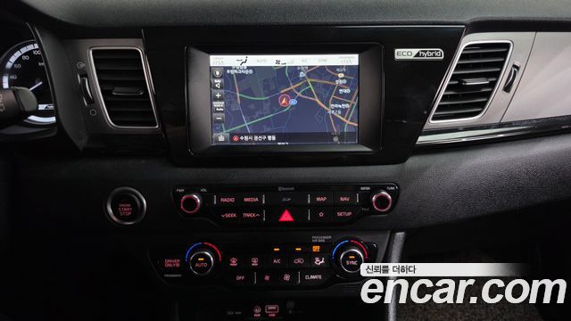 Kia Niro Prestige 2019 — фото 14