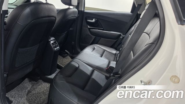 Kia Niro Prestige 2019 — фото 20