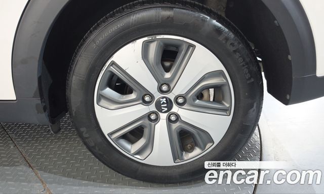 Kia Niro Prestige 2019 — фото 21