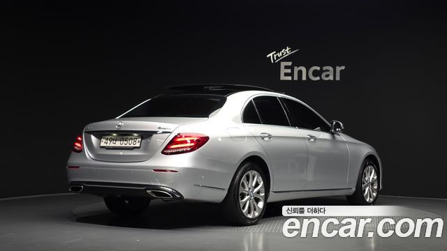 Mercedes-Benz E-Class (W213) E300 4MATIC Exclusive 2017 — фото 2