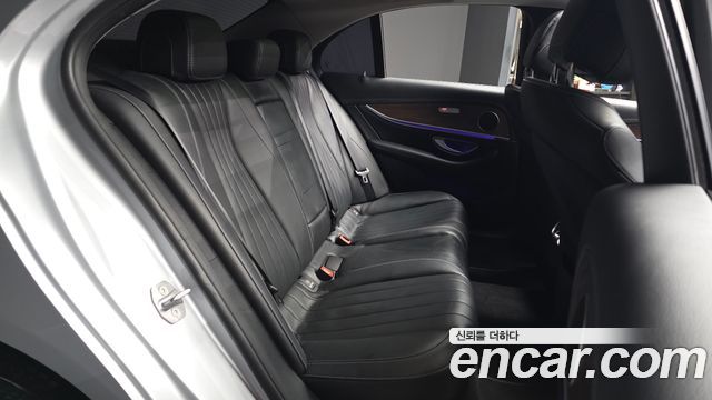 Mercedes-Benz E-Class (W213) E300 4MATIC Exclusive 2017 — фото 12