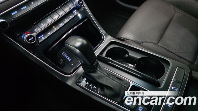 Hyundai Grandeur (IG) 2.4 Premium 2019 — фото 9