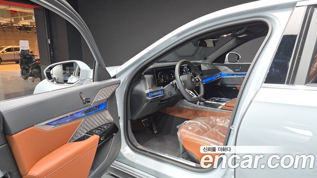 BMW 7 Series (G70) 740d xDrive M Sport 2024 — фото 10