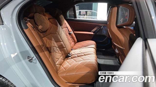 BMW 7 Series (G70) 740d xDrive M Sport 2024 — фото 16