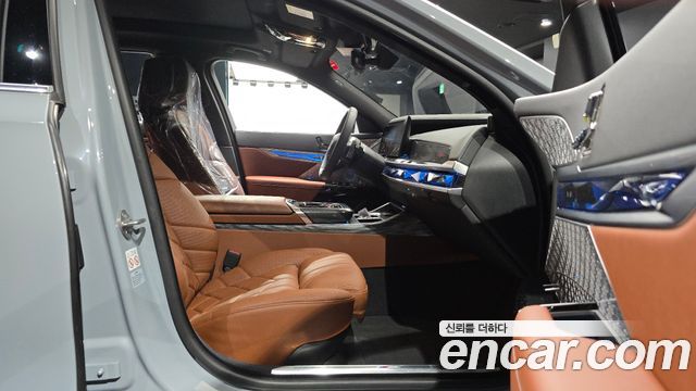 BMW 7 Series (G70) 740d xDrive M Sport 2024 — фото 32
