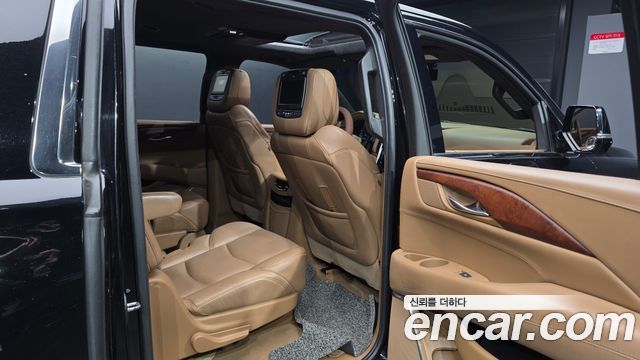Cadillac Escalade 6.2 ESV 4th 2017 — фото 11