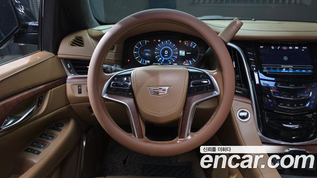 Cadillac Escalade 6.2 ESV 4th 2017 — фото 14