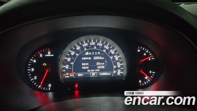 Kia Sorento Diesel 2.0 2WD Noblesse Special 2015 — фото 9