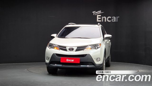 Toyota RAV4 2.5 4WD 4th 2015 — фото 3