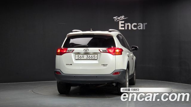 Toyota RAV4 2.5 4WD 4th 2015 — фото 4