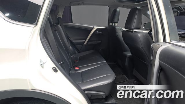 Toyota RAV4 2.5 4WD 4th 2015 — фото 11
