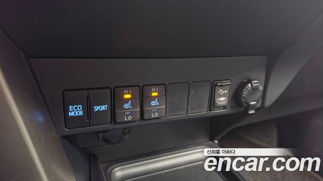 Toyota RAV4 2.5 4WD 4th 2015 — фото 16