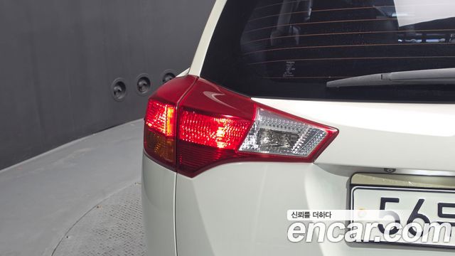 Toyota RAV4 2.5 4WD 4th 2015 — фото 23