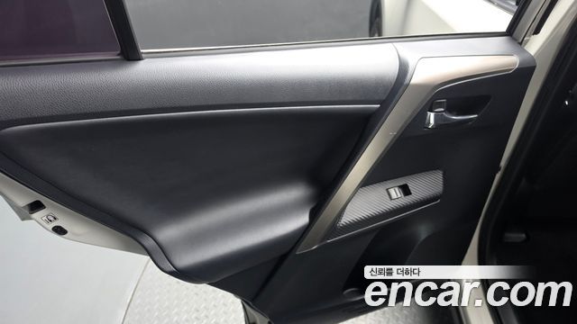 Toyota RAV4 2.5 4WD 4th 2015 — фото 25