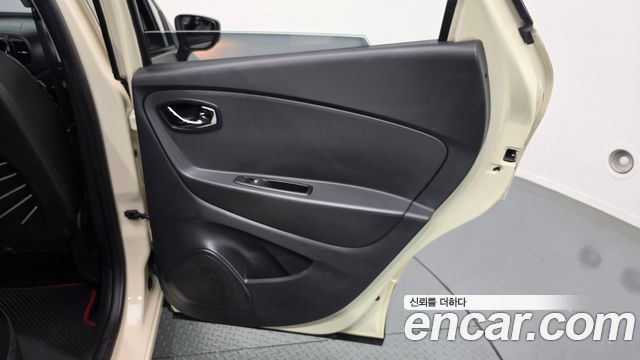 Renault Korea QM3 RE 2015 — фото 25