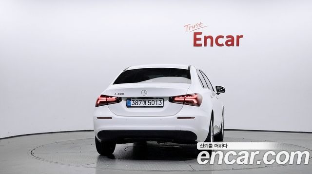 Mercedes-Benz A-Class (W177) A220 Sedan 2020 — фото 4