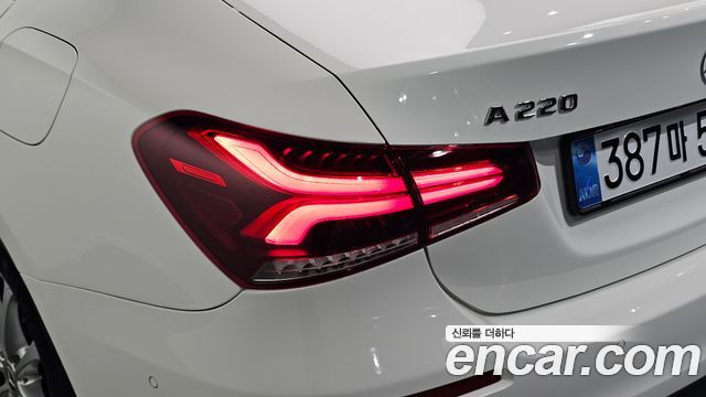 Mercedes-Benz A-Class (W177) A220 Sedan 2020 — фото 23