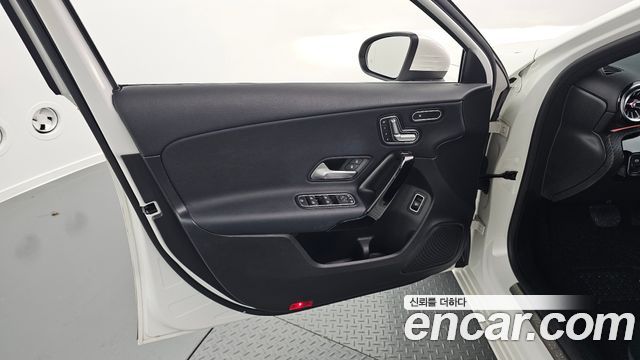 Mercedes-Benz A-Class (W177) A220 Sedan 2020 — фото 24