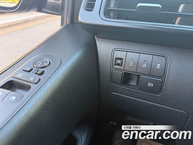 Hyundai Staria Cargo 5-Seater Modern 2022 — фото 16