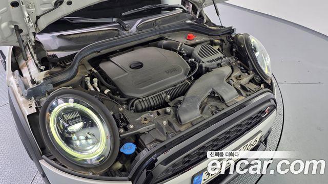 MINI Cooper S 5Door Classic Third Generation 2022 — фото 6