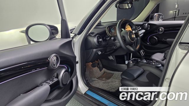 MINI Cooper S 5Door Classic Third Generation 2022 — фото 10