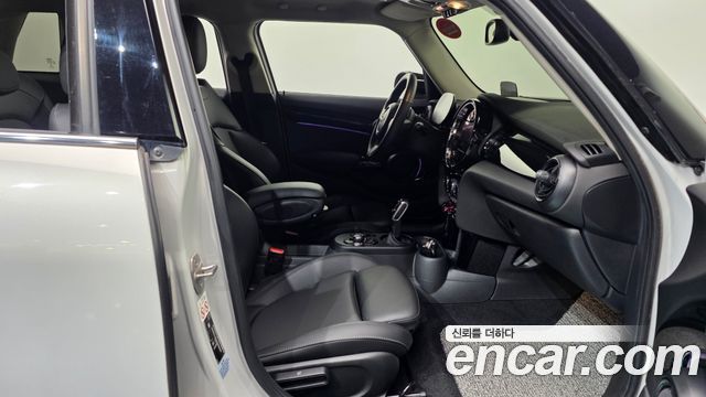 MINI Cooper S 5Door Classic Third Generation 2022 — фото 11