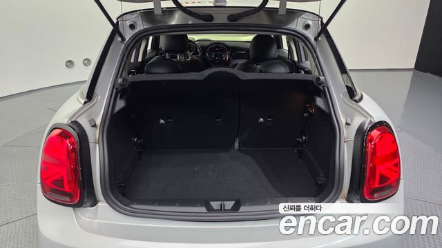 MINI Cooper S 5Door Classic Third Generation 2022 — фото 20