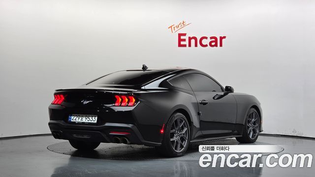 Ford Mustang (VII) 2.3 EcoBoost Premium Coupe 2024 — фото 2