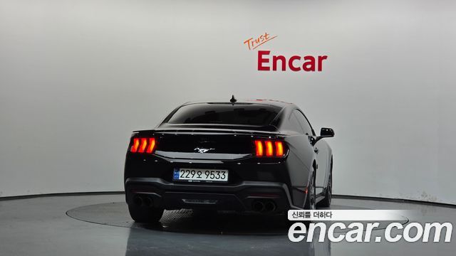 Ford Mustang (VII) 2.3 EcoBoost Premium Coupe 2024 — фото 4