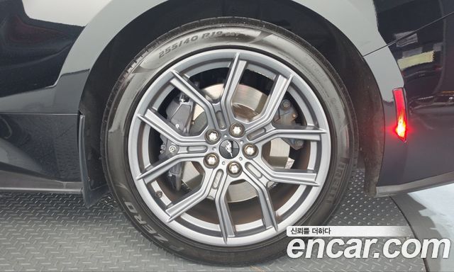 Ford Mustang (VII) 2.3 EcoBoost Premium Coupe 2024 — фото 21