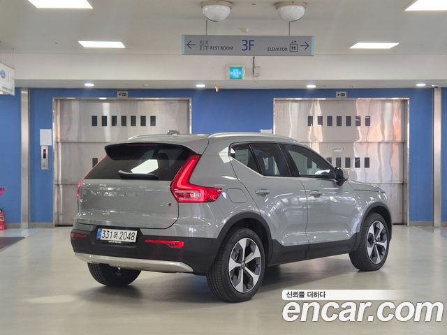 Volvo XC40 B4 Ultra Bright 2026 — фото 2