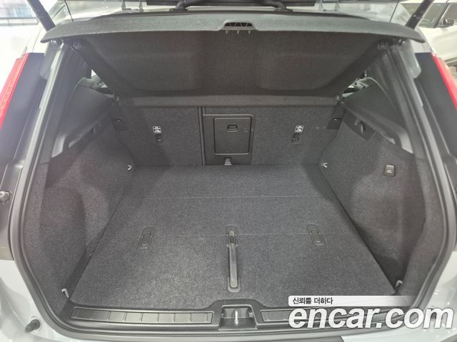 Volvo XC40 B4 Ultra Bright 2026 — фото 21