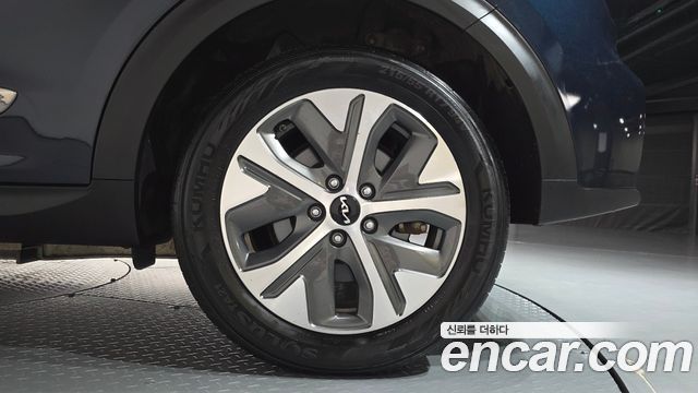 Kia Niro EV Noblesse 2022 — фото 21