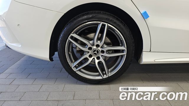 Mercedes-Benz CLA-Class (C117) CLA220 AMG Line 2018 — фото 5