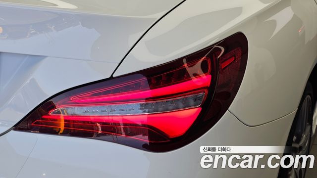 Mercedes-Benz CLA-Class (C117) CLA220 AMG Line 2018 — фото 23
