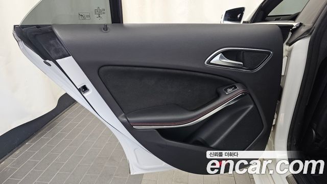 Mercedes-Benz CLA-Class (C117) CLA220 AMG Line 2018 — фото 25