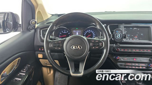 Kia Carnival Gasoline 9-seater Limousine(Special vehicle) 2020 — фото 14
