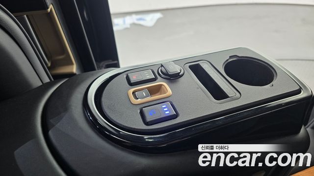 Kia Carnival Gasoline 9-seater Limousine(Special vehicle) 2020 — фото 32
