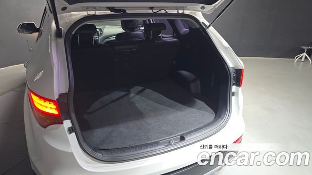 Hyundai Santa Fe (DM) Diesel(e-VGT) 2.0 2WD Premium 2015 — фото 20