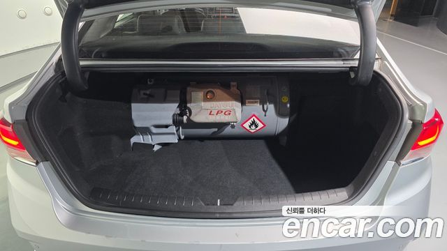 Hyundai Sonata New Rise LPI Taxi Style 2019 — фото 20