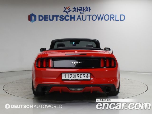 Ford Mustang Convertible 2017 — фото 4