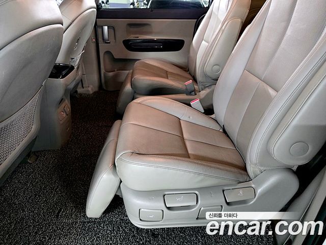 Kia Carnival Gasoline 7-seater Limousine President 2016 — фото 6