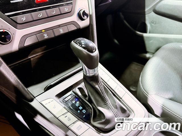 Hyundai Avante (AD) 1.6 e-VGT SMART 2018 — фото 15