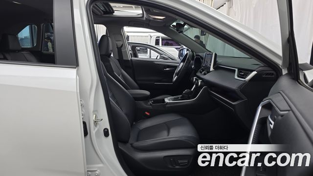 Toyota RAV4 (V) 2,5 4WD Hybrid LTD 2024 — фото 26