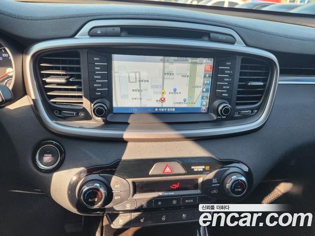 Kia Sorento Diesel 2.0 2WD Noblesse 2016 — фото 10