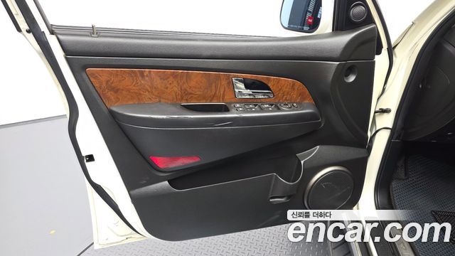 KG Mobility (SsangYong) Rexton W 2.2 4WD RX7 Luxury 2017 — фото 25