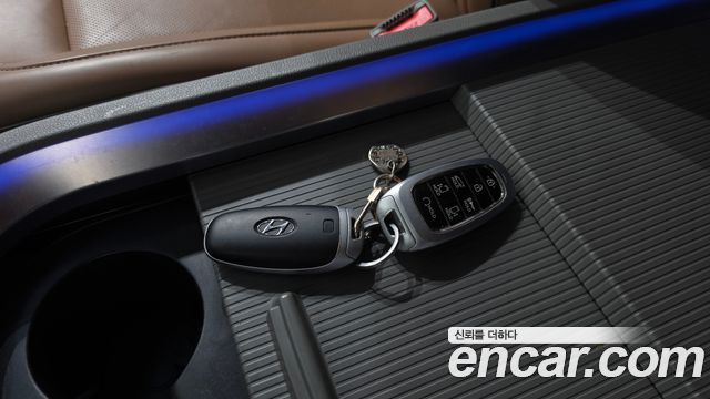 Hyundai Staria L3.5 Lounge 9-Seater Inspiration 2022 — фото 15