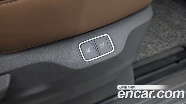 Hyundai Staria L3.5 Lounge 9-Seater Inspiration 2022 — фото 17