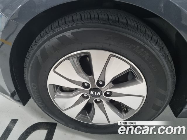 Kia K5 Hybrid (II) Noblesse 2017 — фото 9